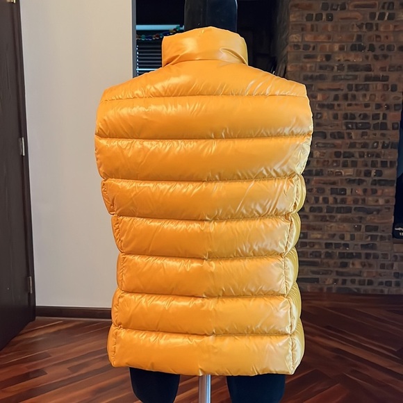 Moncler Ghana Short Shinny Nylon Puffer Vest, NEW - Picture 7 of 14